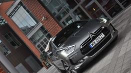 Citroen DS5 Hatchback 5d 2.0 HDi 163KM - galeria redakcyjna - widok z przodu