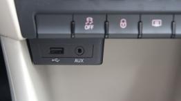 Seat Toledo IV 1.4 TSI 122KM - galeria redakcyjna - gniazda w konsoli środkowej