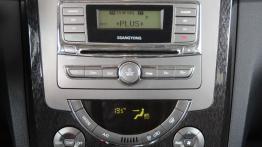 SsangYong Rexton W D20DTR 155KM - galeria redakcyjna - konsola środkowa