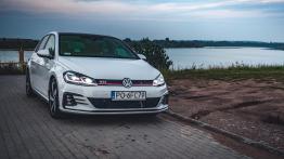 Volkswagen Golf GTI 2.0 TSI 245 KM - galeria redakcyjna (2) - widok z przodu