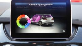 Mercedes B 250 4MATIC Facelifting - galeria redakcyjna - ekran systemu multimedialnego