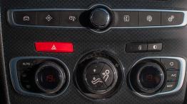 DS4 1955 1.2 PureTech 131 KM - galeria redakcyjna - panel sterowania wentylacją i nawiewem