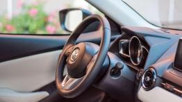 Mazda 2 1.5 Sky-G i-ELOOP - galeria redakcyjna - kokpit
