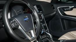 Volvo V60 2.4 D6 Plug-in Hybrid - galeria redakcyjna - kierownica