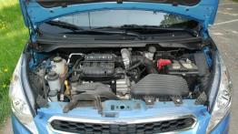 Chevrolet Spark II Hatchback 1.2L DOHC 81KM - galeria redakcyjna - maska otwarta