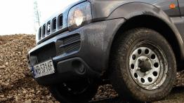 Suzuki Jimny Standard 1.3 VVT 85KM - galeria redakcyjna - przód - inne ujęcie