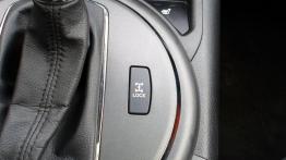 Kia Sportage III 2.0 CRDi 184KM - galeria redakcyjna - przełącznik do sterowania napędem 4x4