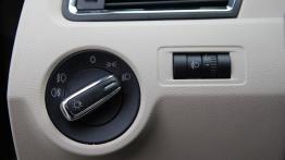 Seat Toledo IV 1.4 TSI 122KM - galeria redakcyjna - panel sterowania pod kierownicą