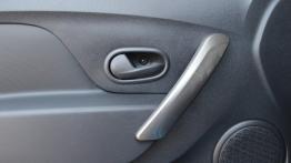 Dacia Sandero II Stepway 1.5 dCi 90KM - galeria redakcyjna - drzwi kierowcy od wewnątrz