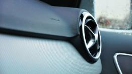 Mercedes Klasa B W246 Sports Tourer 180 BlueEFFICIENCY 122KM - galeria redakcyjna - deska rozdzielcz