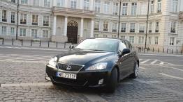 Lexus IS 220d - widok z przodu