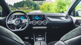 Mercedes Klasa B  200d 150 KM - galeria redakcyjna - widok ogólny wn?trza z przodu