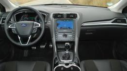 Ford Mondeo V - galeria redakcyjna - pełny panel przedni