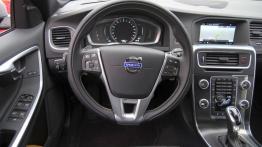 Volvo S60 II Facelifting 2.0 T6 Drive-E 306 KM - galeria redakcyjna - kokpit