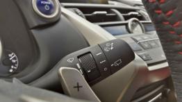 Lexus NX 300h 2.5 Hybrid 197 KM - galeria redakcyjna - manetka do sterowania wycieraczkami