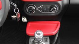 Renault Twingo III 0.9 TCe 90KM - galeria redakcyjna - konsola środkowa