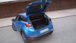 Mazda CX-3 - galeria redakcyjna - tył - bagażnik otwarty