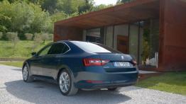 Skoda Superb III Sedan - galeria redakcyjna - widok z tyłu