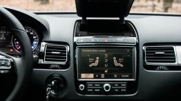 Volkswagen Touareg II Facelifting TDI - galeria redakcyjna - konsola środkowa