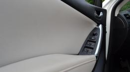 Mazda CX-5 SUV 2.2 SKYACTIV-D  175KM - galeria redakcyjna - drzwi kierowcy od wewnątrz