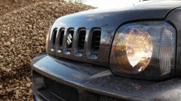 Suzuki Jimny Standard 1.3 VVT 85KM - galeria redakcyjna - przód - inne ujęcie