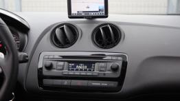 Seat Ibiza V Cupra 1.4 BT 180KM - galeria redakcyjna - konsola środkowa