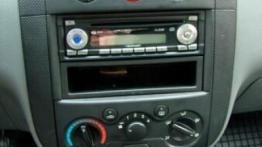 Chevrolet Aveo 1.4 16V SX (5d.) - konsola środkowa