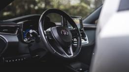 Toyota Corolla Hatchback 1.2 Turbo -D-4T 116 KM - galeria redakcyjna - widok ogólny wn?trza z przodu