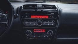 Mitsubishi Space Star 1.2 80 KM - galeria redakcyjna - inny element panelu przedniego