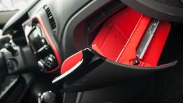 Renault Captur HH TCe EDC 120KM - galeria redakcyjna - schowek przedni otwarty