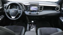 Toyota RAV4 (2016) - galeria redakcyjna - pełny panel przedni