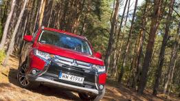 Mitsubishi Outlander Facelifting (2016) - galeria redakcyjna - widok z przodu
