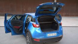 Mazda CX-3 - galeria redakcyjna - tył - bagażnik otwarty