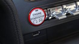 Ford Mustang VI Coupe GT 5.0 V8 421KM - galeria redakcyjna - przycisk do uruchamiania silnika