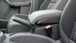 Volkswagen Cross Touran 2.0 TDI 177KM - galeria redakcyjna - podłokietnik przedni