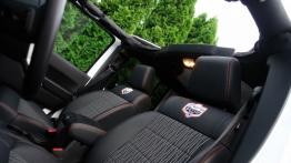 Jeep Wrangler III Unlimited Facelifting 2.8 DOHC I-4 Turbo CRD 200KM - galeria redakcyjna 2 - fotel 