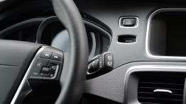 Volvo V40 II Hatchback 1.6 T3 150KM - galeria redakcyjna - przycisk do uruchamiania silnika