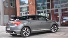 Citroen DS5 Hatchback 5d 2.0 HDi 163KM - galeria redakcyjna - prawy bok