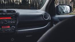 Mitsubishi Space Star 1.2 80 KM - galeria redakcyjna - inny element panelu przedniego