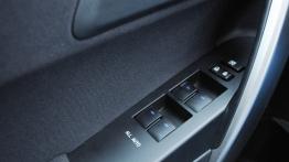 Toyota Auris II Touring Sports - galeria redakcyjna - sterowanie w drzwiach