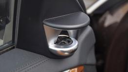 Mercedes Klasa E W212 Facelifting - galeria redakcyjna - głośnik w drzwiach przednich