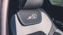 DS4 1955 1.2 PureTech 131 KM - galeria redakcyjna - zagłówek na fotelu pasażera, widok z przodu