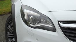 Opel Insignia 2.0 CDTI 170KM - galeria redakcyjna - prawy przedni reflektor - wyłączony