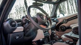 Mini III Hatchback 5d 2.0 170KM - galeria redakcyjna - widok ogólny wnętrza z przodu