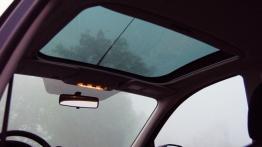 Nissan Micra IV Hatchback 5d  KM - galeria redakcyjna - szyberdach od wewnątrz