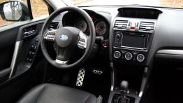 Subaru Forester IV Terenowy 2.0 XT 240KM - galeria redakcyjna - kokpit