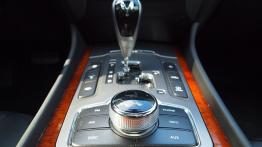 Hyundai Equus II Sedan  KM - galeria redakcyjna - tunel środkowy między fotelami