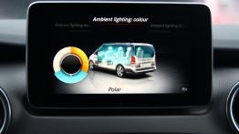 Mercedes Klasa V 250 BlueTEC 190KM - galeria redakcyjna - ekran systemu multimedialnego