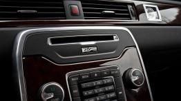 Volvo S80 II Facelifting Polestar 3.0 T6 - galeria redakcyjna - radio/cd