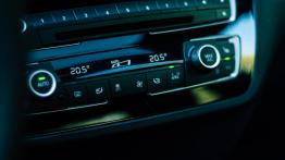BMW M2 370 KM - galeria redakcyjna - inny element panelu przedniego